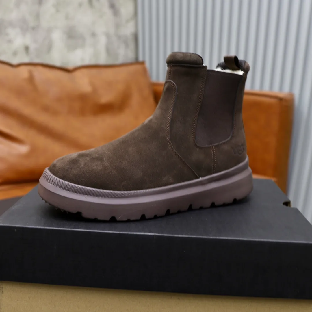 Ex-factory price: 540💰Thick wool imported from Australia Brand: UGG genuine purchase Size: 39-44 (45 customized) Grade: Official website 1:1 Material: First layer of genuine leather waterproof and antifreeze upper Real wool lining Original non-slip and wear-resistant outsole Style category: Men's casual shoes Trendy style Comfortable on the feet Color: Official website color synchronization